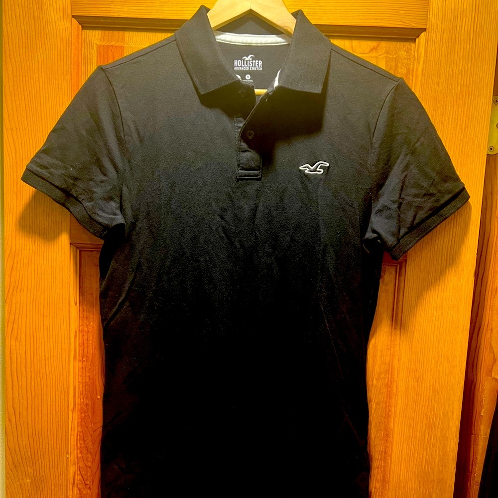 Hollister Men's Polo Shirt in Black